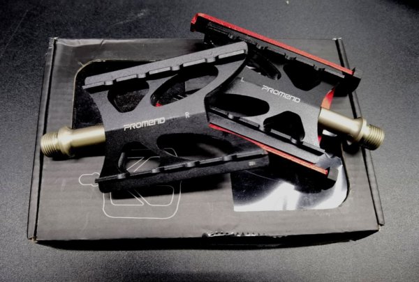 ACC - Pedal with built-in kickstand - Image 3