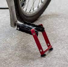 ACC - Pedal with built-in kickstand